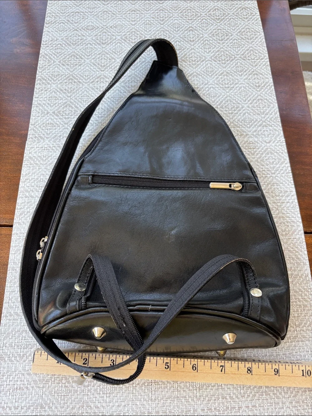 Vintage Italian Petteterria Sling backpack. Beautiful Italian leather.